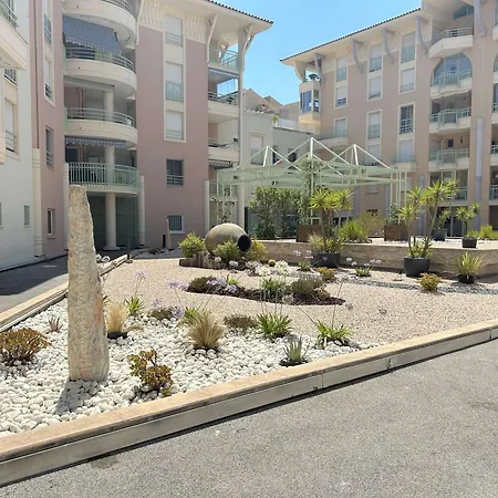 아파트 Cosy Avec Terrasse, Clim, A 50m Et 100m Commerces, - Fr-1-226a-177 Fréjus
