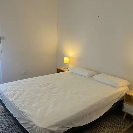 Cosy Avec Terrasse, Clim, A 50m Et 100m Commerces, - Fr-1-226a-177