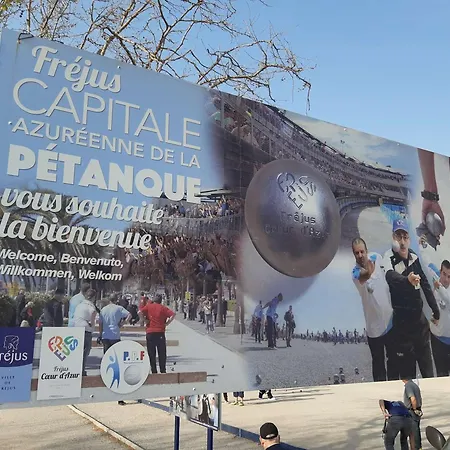 Cosy Avec Terrasse, Clim, A 50m Et 100m Commerces, - Fr-1-226a-177 Апартаменты *