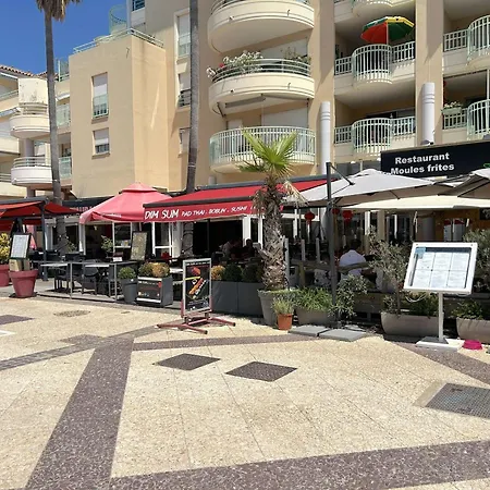 Cosy Avec Terrasse, Clim, A 50m Et 100m Commerces, Fréjus